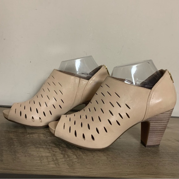 Clarks Shoes Womens Clarks Cream Beige Leather Laser Cut Okena High